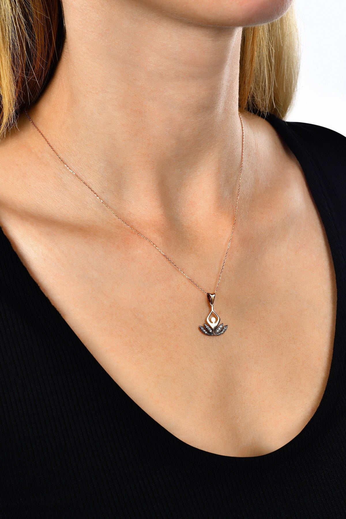 Special Design Gift 14k Gold Stone Lotus Flower Necklace